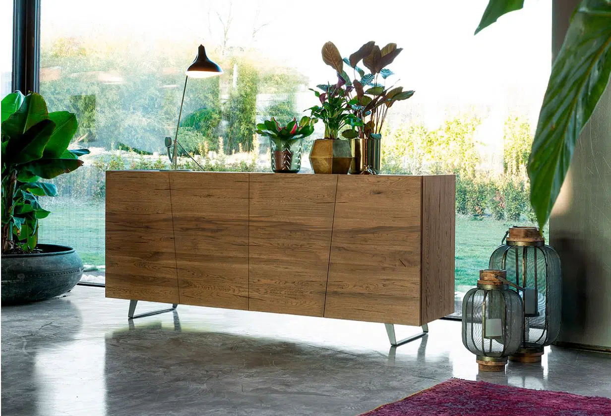 Devina Nais Devina Nais