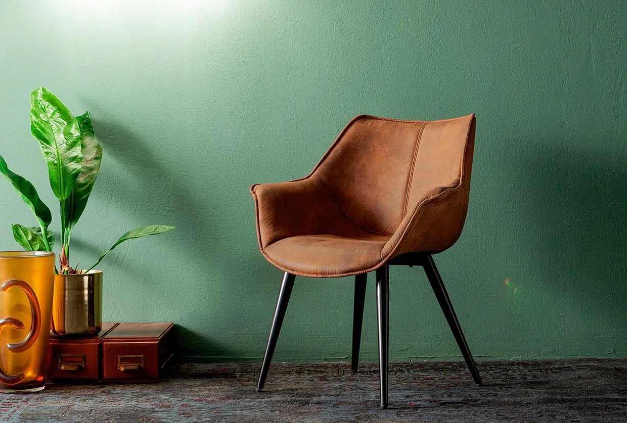 Devina Nais Devina Nais