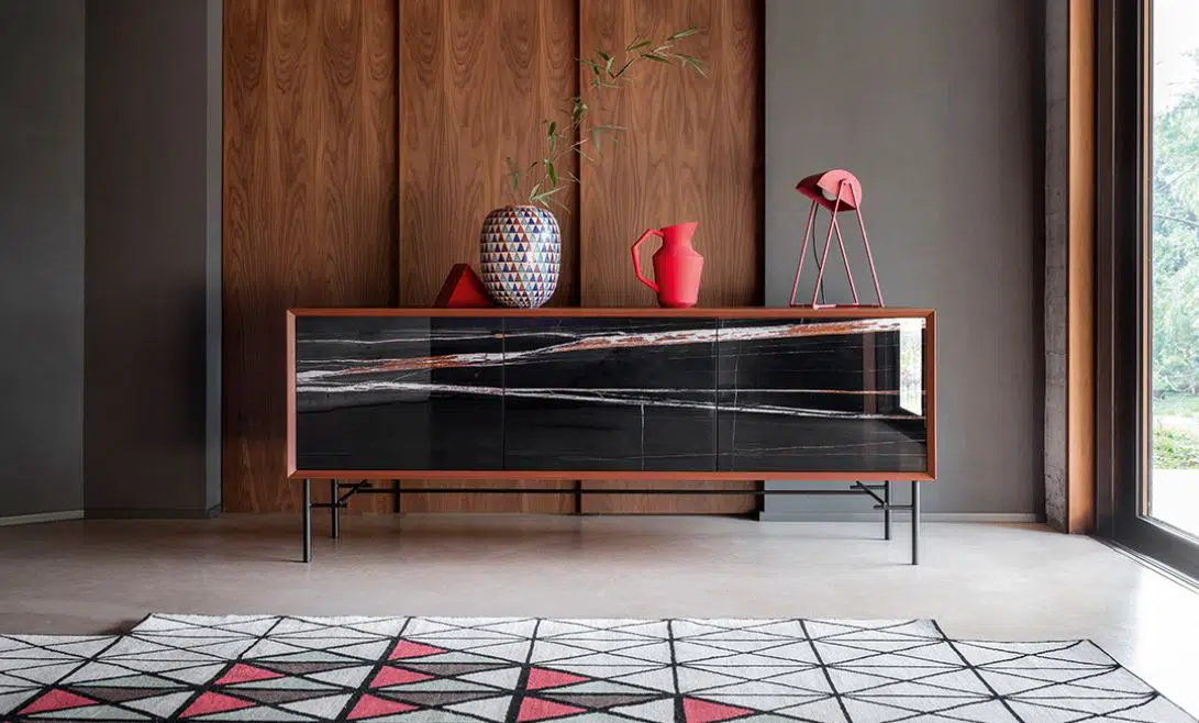 Devina Nais Devina Nais