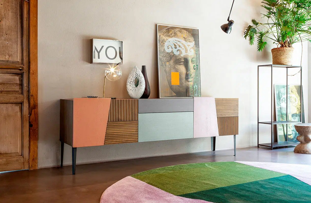 Devina Nais Devina Nais